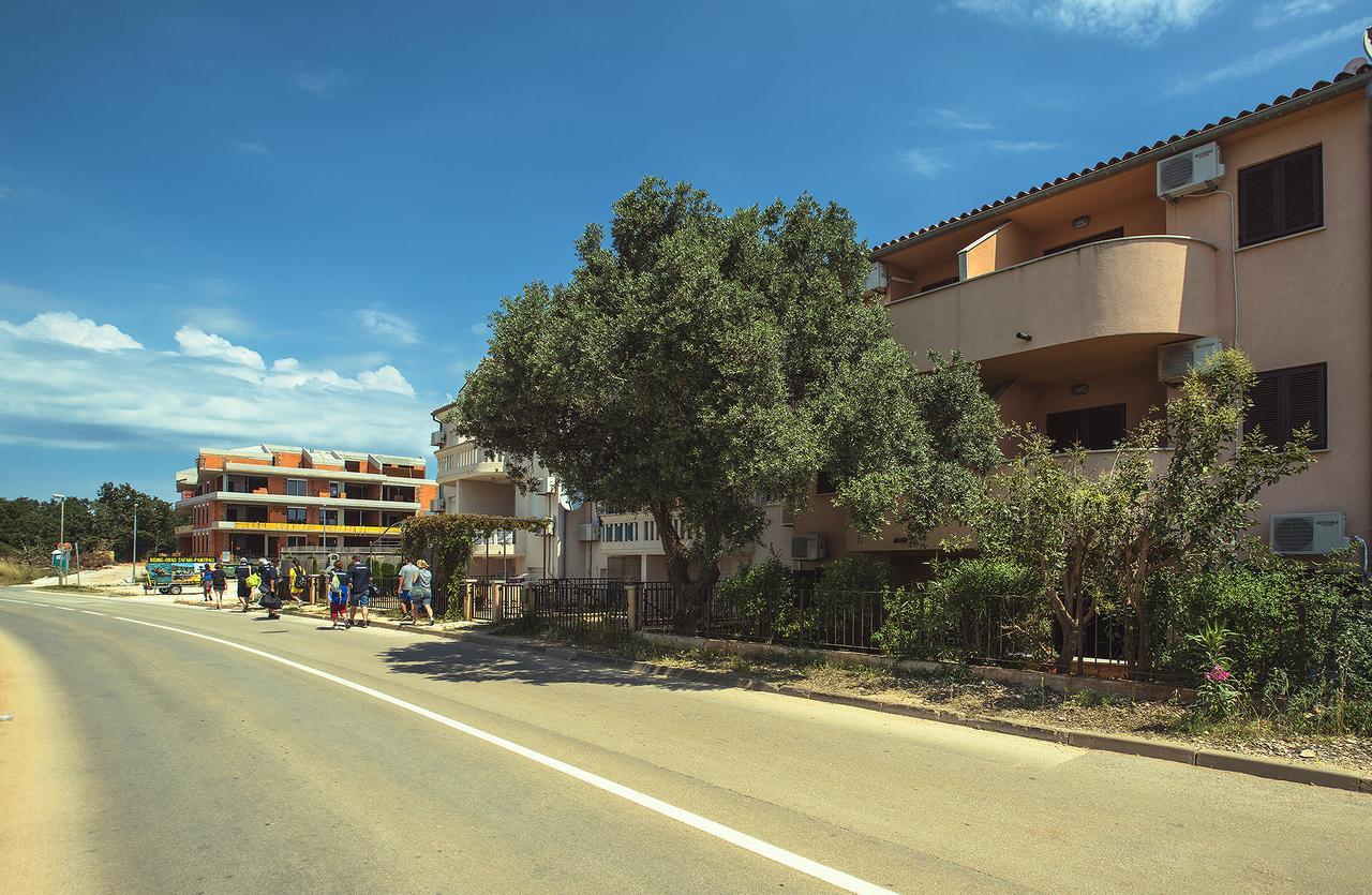 Apartments Ulika Medulin Exterior photo
